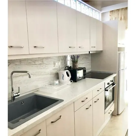 Myrto Apartment