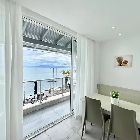 Myrto Apartment