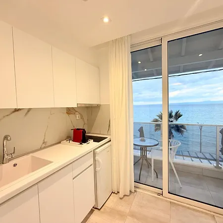 Myrto Apartment *