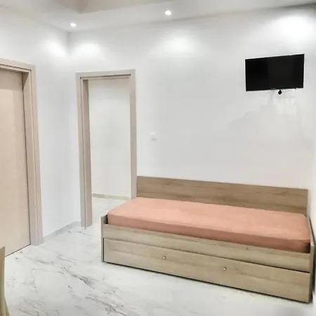 Myrto Apartment *