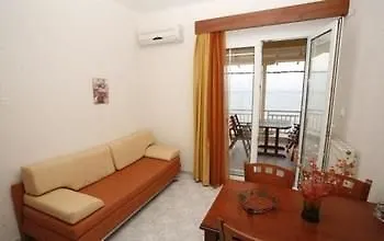 Apartman Myrto *